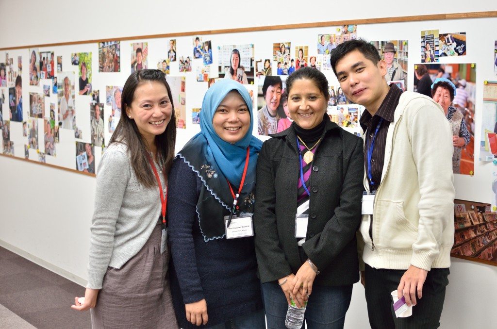 Graduate students and early-career researchers at the exhibition “Memory Salvage” organized by Yuji Mizoguchi, JSPS Research Fellow